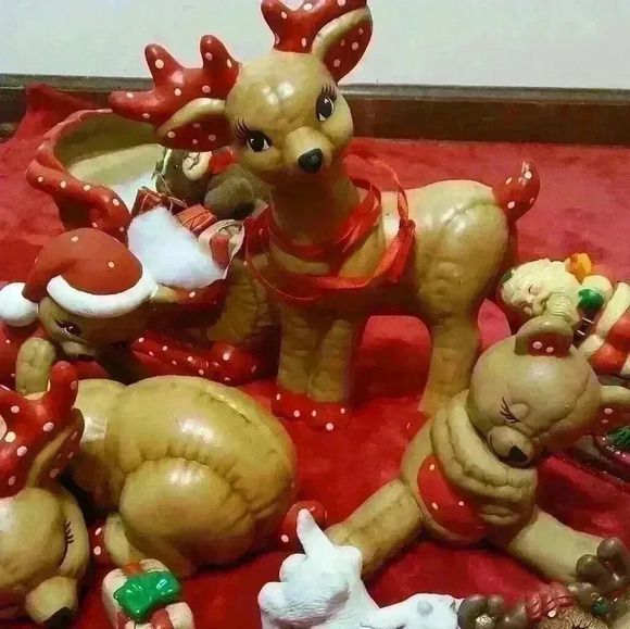 Beautiful Christmas hand painted reindeer decor - Picture 1 of 4